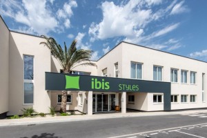 IBIS STYLES AVIGNON SUD ***