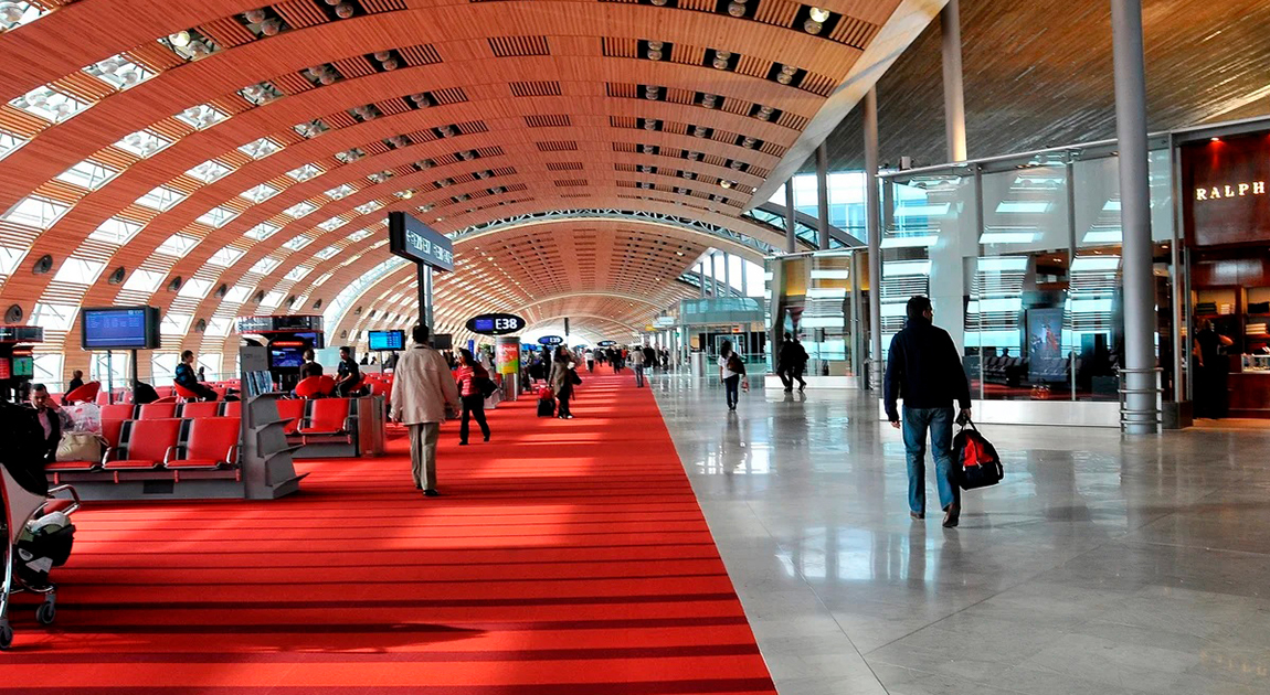 Charles de Gaulle Airport terminal