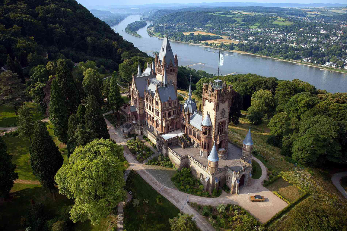 lâu đài Schloss Drachenburg