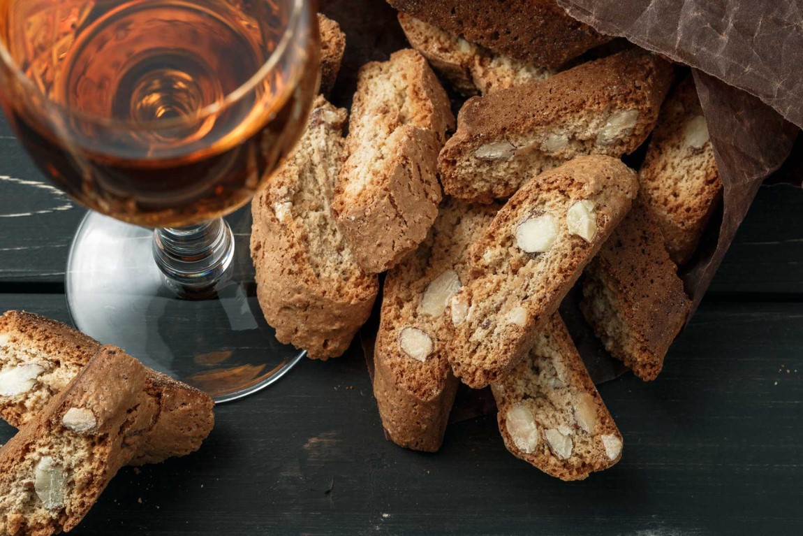 Florence - Cantuccini với rượu vang Santo