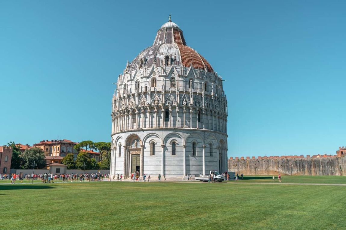 Pisa - Nhà rửa tội Battistero