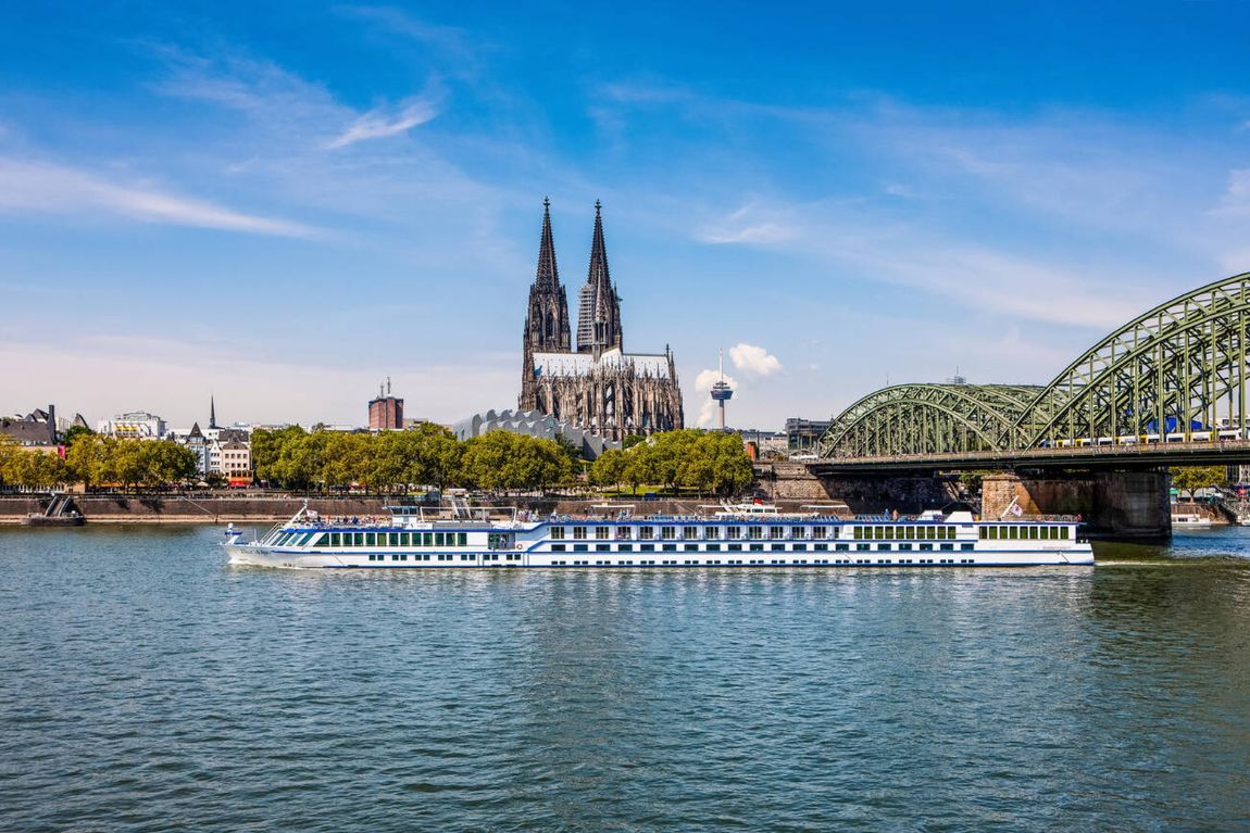 Cologne - Du thuyền trên sông Rhine – nét lãng mạn không thể thiếu khi đến Cologne