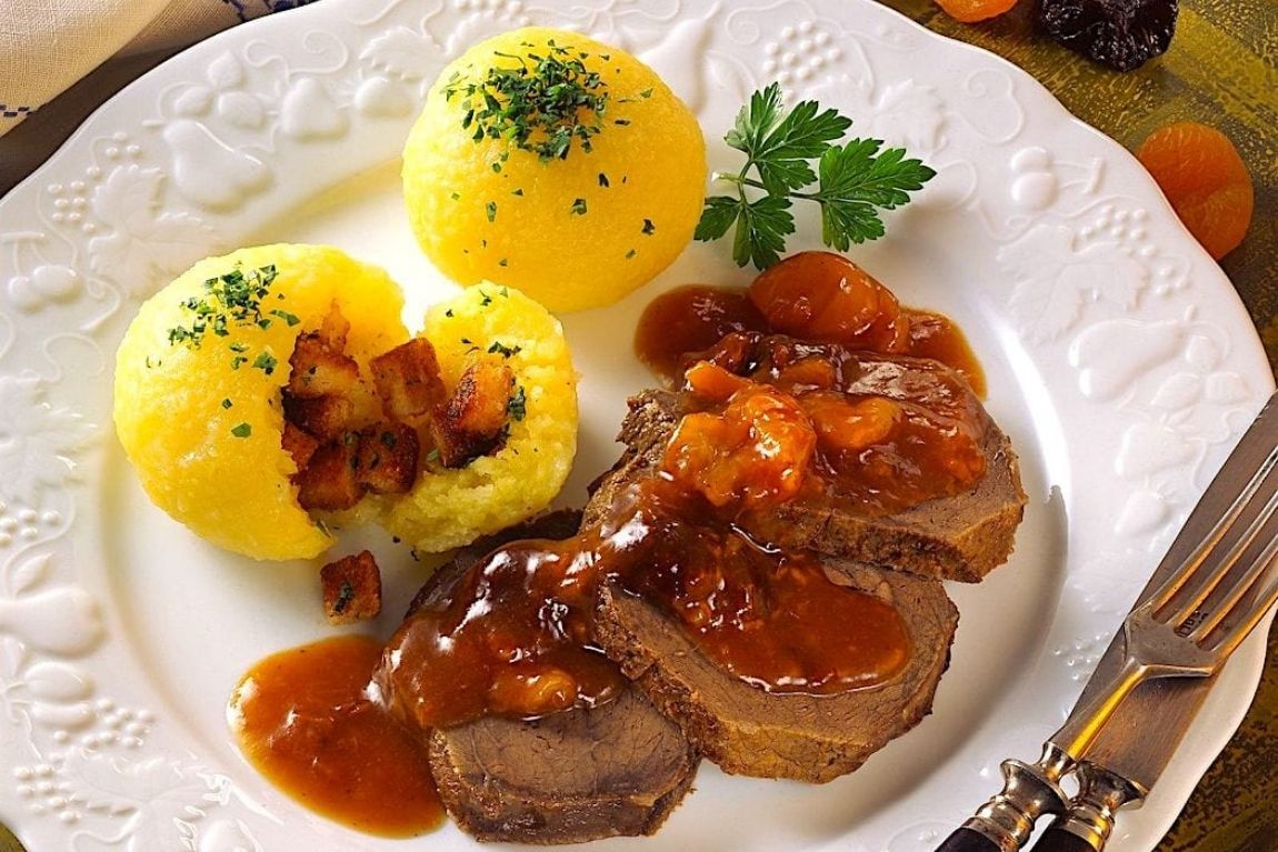 Cologne - Sauerbraten – món thịt bò hầm chua ngọt truyền thống của Đức