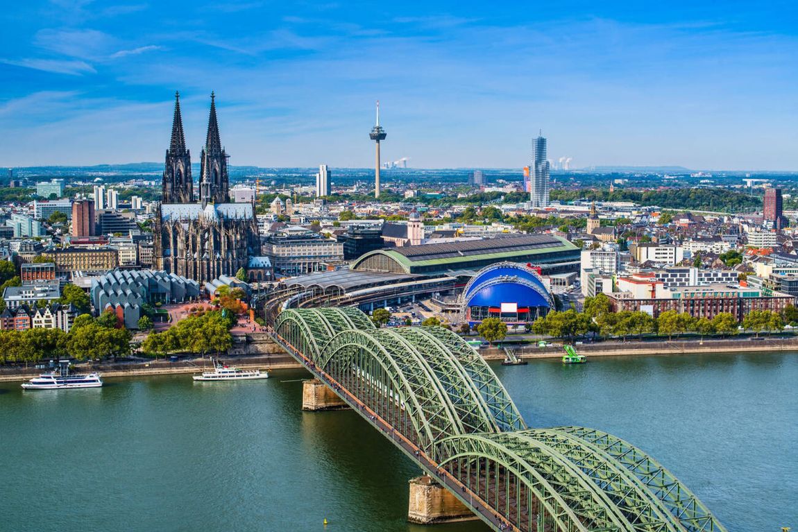 COLOGNE ĐỨC - THÀNH PHỐ 2000 NĂM TUỔI BÊN DÒNG SÔNG RHINE