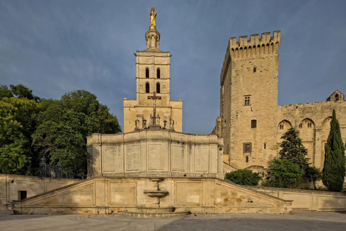 AVIGNON 11 - Vương cung thánh đường Đức Bà Paris (Notre Dame des Doms)