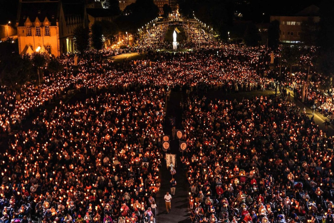 Nhà thờ Đức Mẹ Lộ Đức Ảnh 13