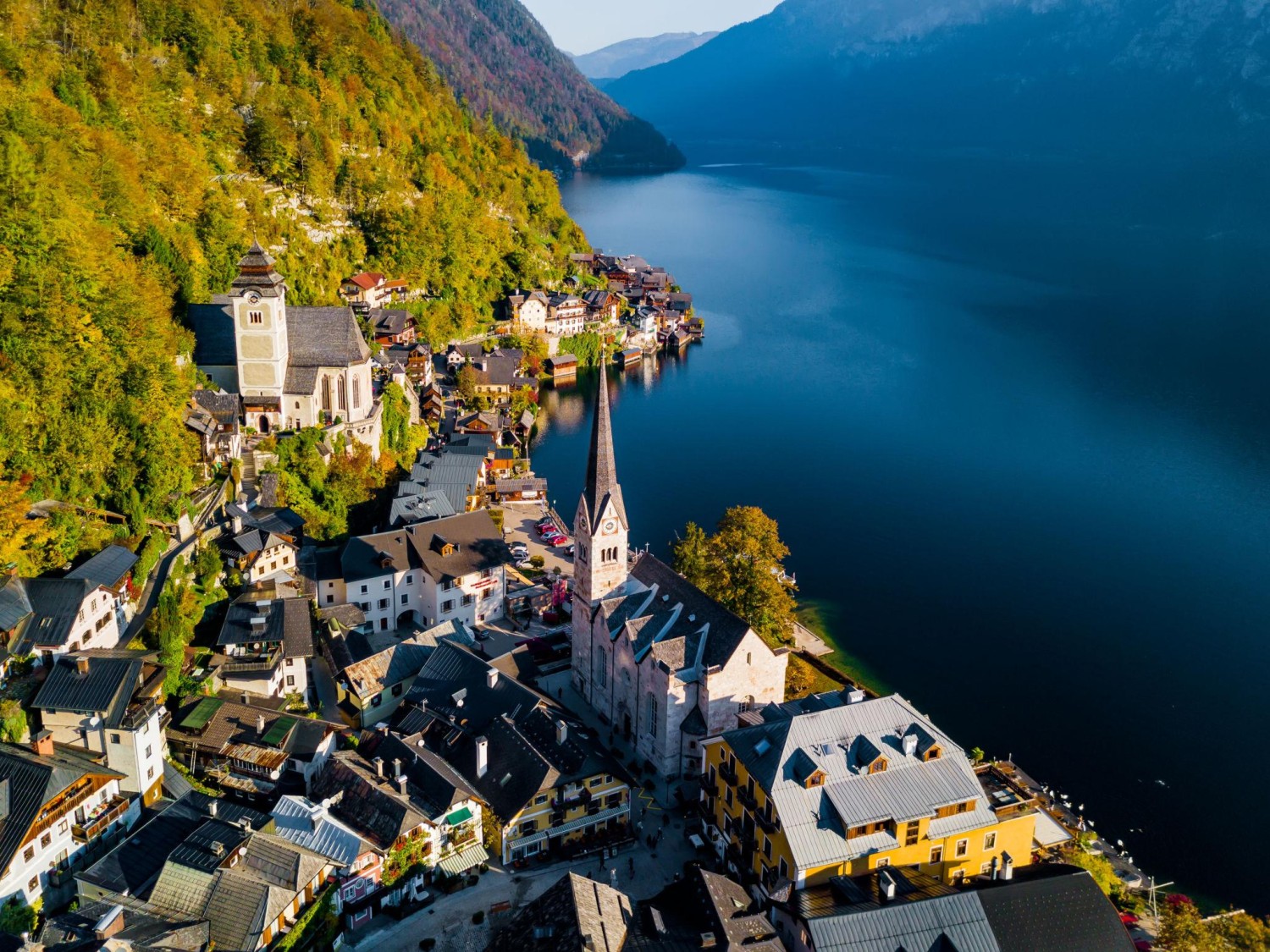 ngôi nhà gỗ cổ bên hồ Hallstatt