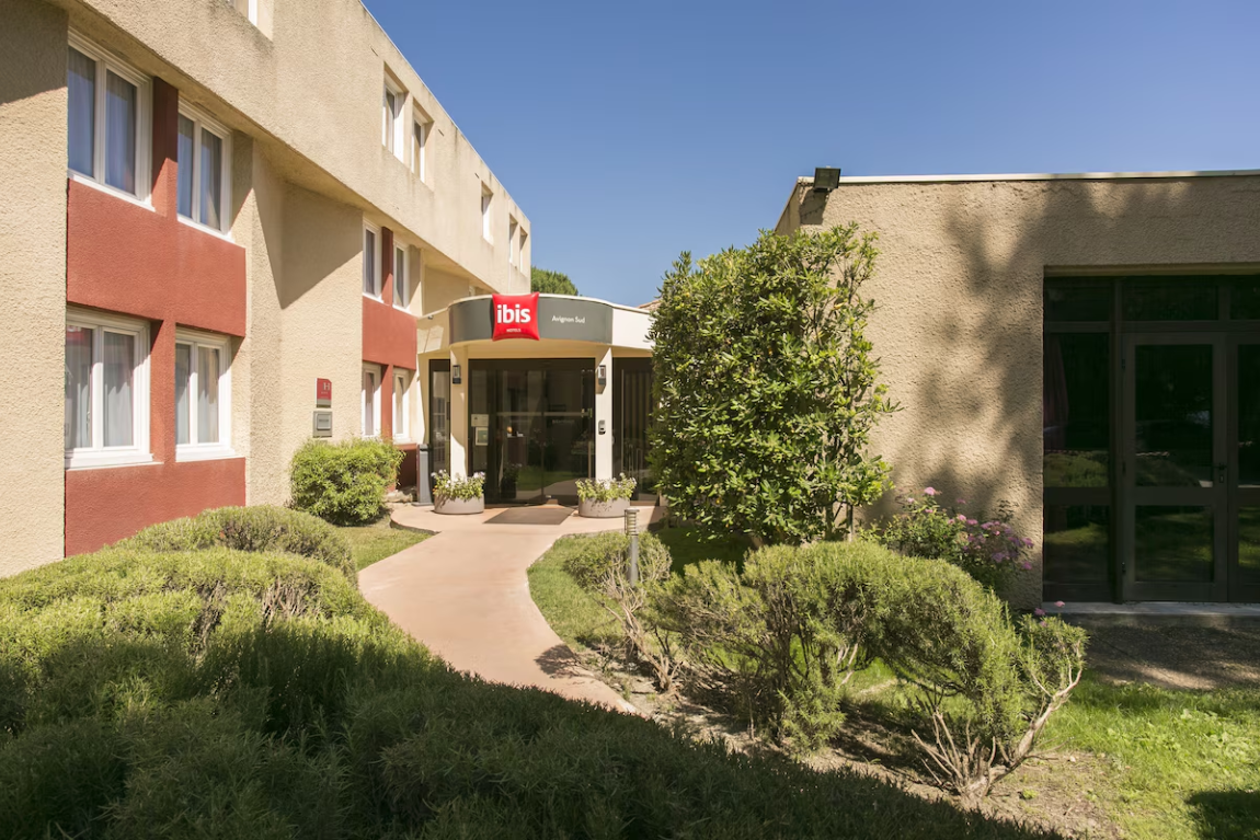 IBIS AVIGNON SUD ***