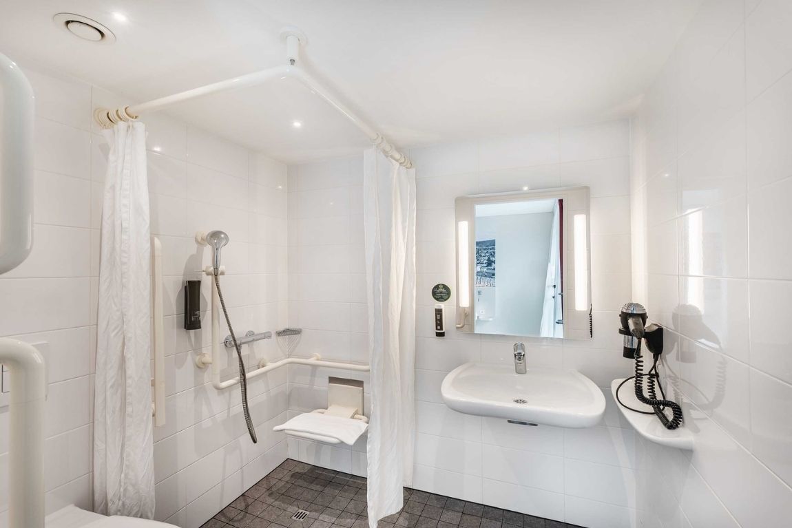 B&B Hotel Zurich Airport Rumlang (8)