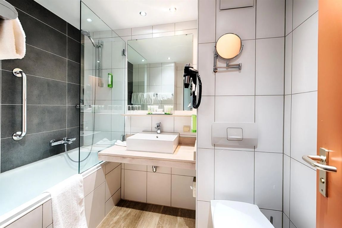 Holiday Inn Munich South (6)