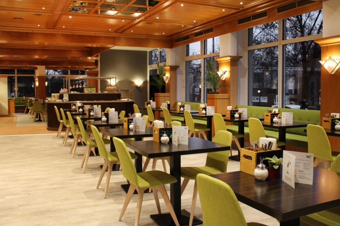 Holiday Inn Munich South (9)